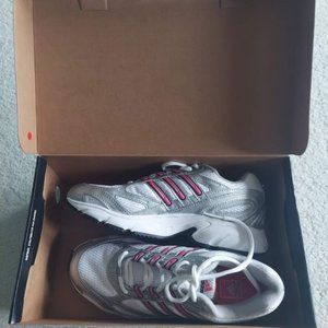 Women's Adidas falcon running shoes